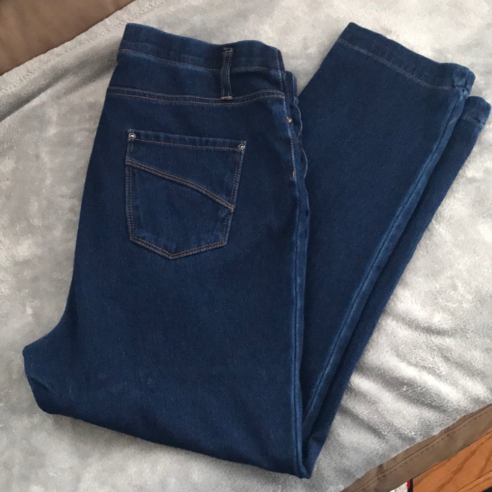 Time and Tru Capri jeggings.